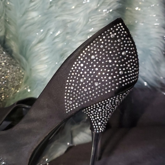 Heels - Picture 7 of 8